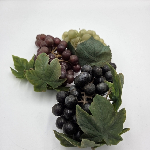 Vintage Faux Grapes Realistic Decorative Fruit  Decor Green Red Purple Lot Of 3 - Picture 4 of 6